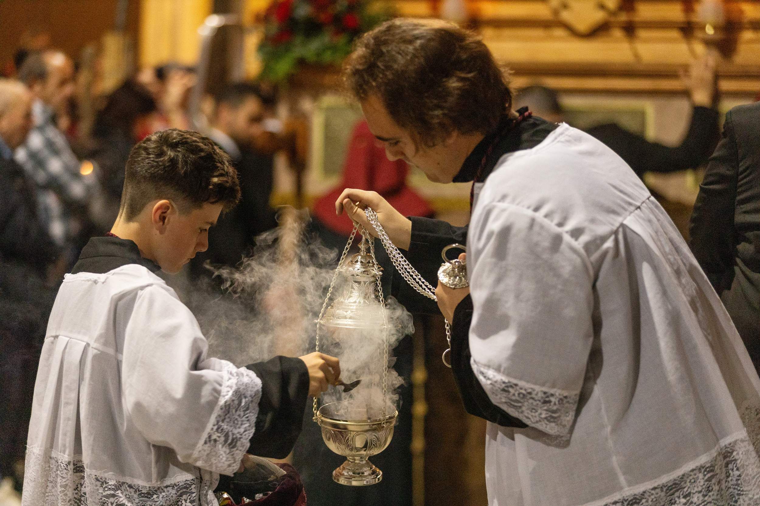 Preparativos Del Incienso Para Una De Las Procesiones De Semana Santa