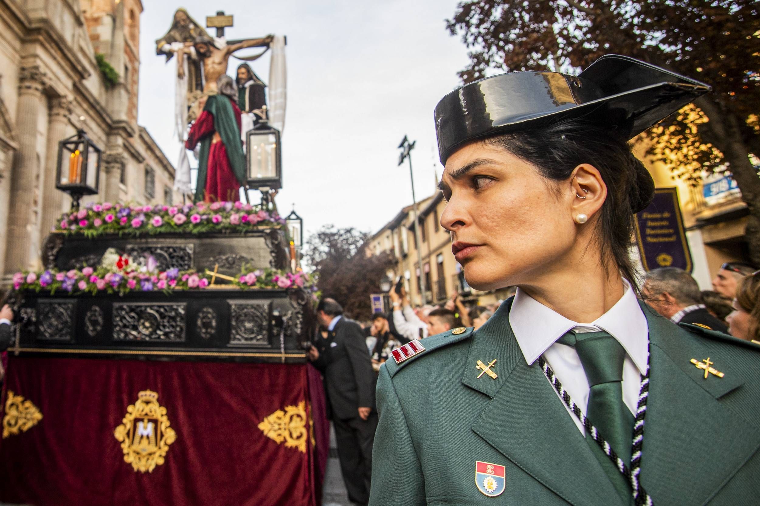 Guardia Civil Escoltando A Un Paso Imagen Belen Diaz
