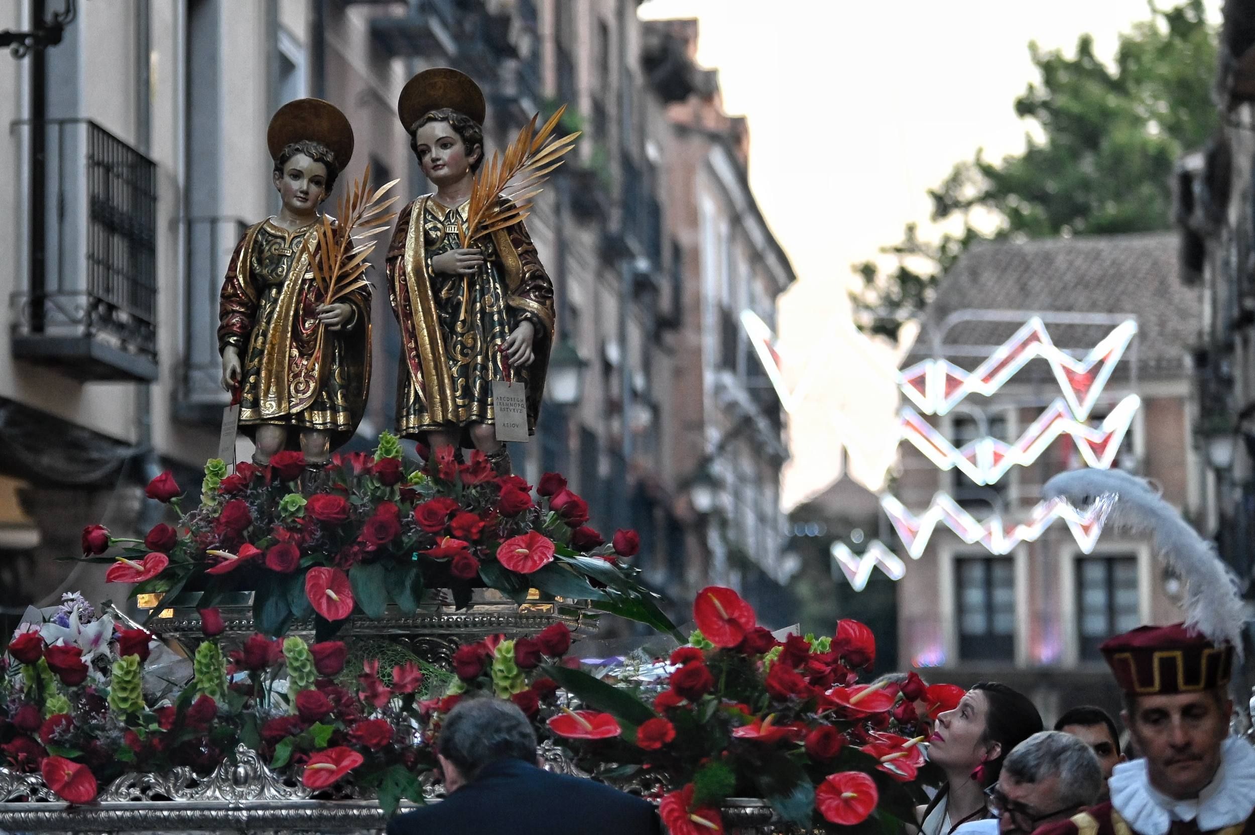 Procesion De Los Santos Ninos Justo Y Pastor Patronos De Alcala Foto Ricardo Espinosa