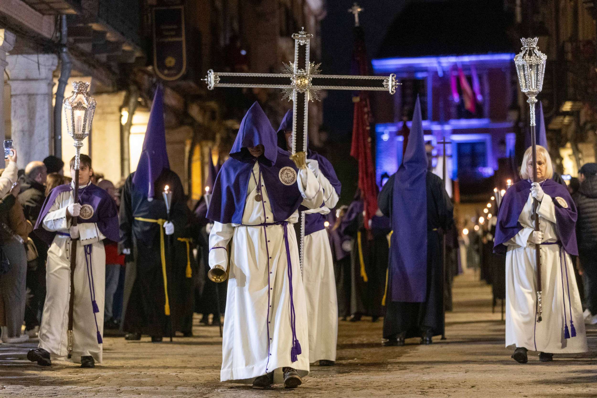 Viernes Santo Silencio Sepulcral En La C Mayor Solo Roto Por Una Campana Y Tambores Cofradia Del Santo Entierro Y Ntra Sra De Los Dolores GAM 8696