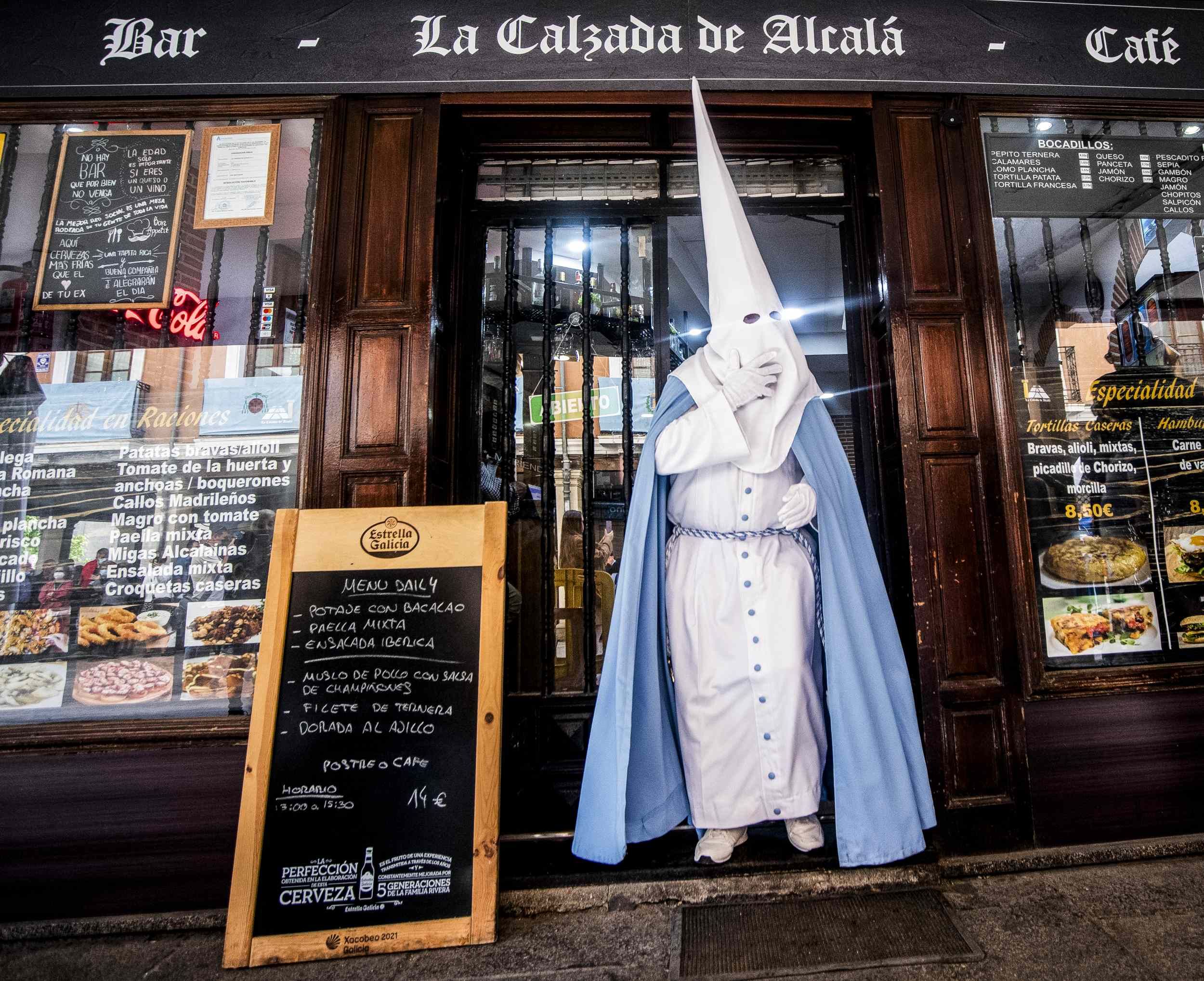 Nazareno Tras Un Descanso Imagen Eduardo Dieguez