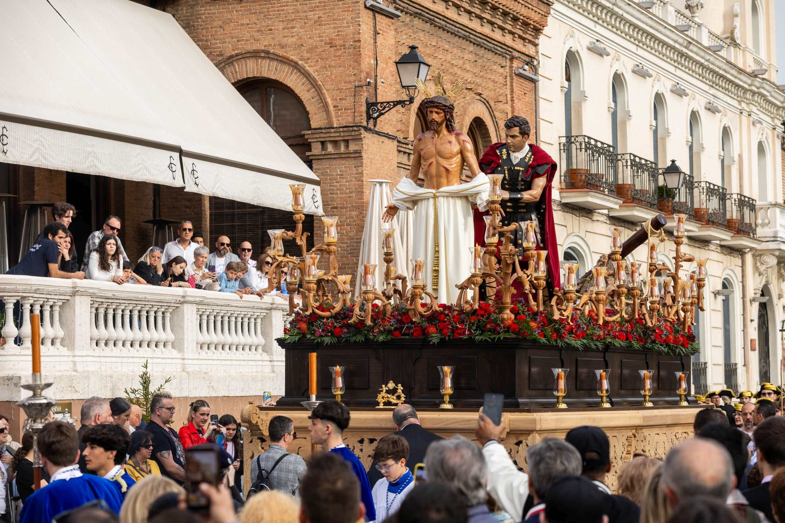 Domingo De Ramos Jesus Despojado De Sus Vestiduras Frente Al Antiguo Casino En La Plaza De Cervantes GAM 6437