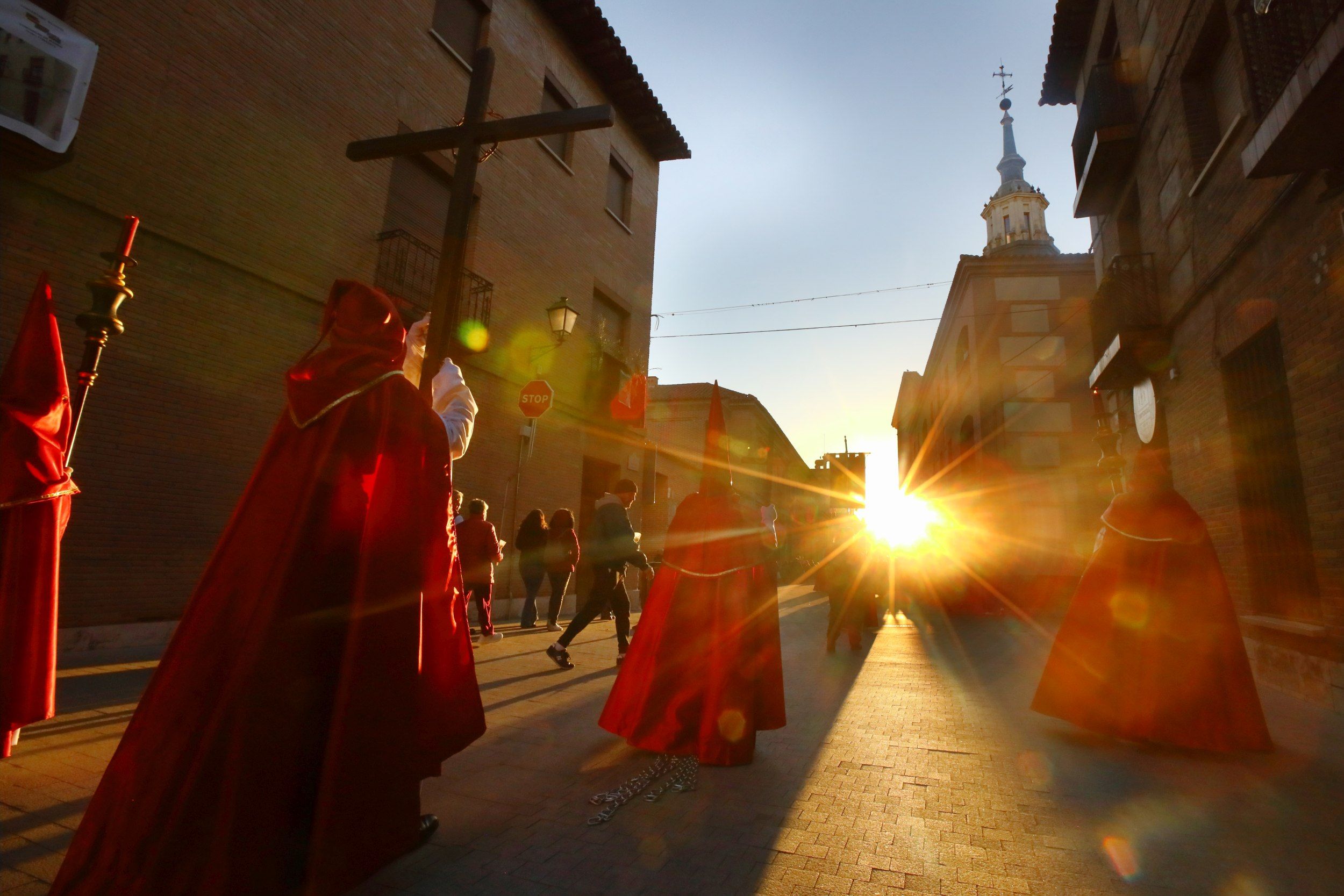 Viernes Santo Amanece Y Se Recoge La Procesion Del Cristo De La Agonia Y Maria Santisima De Los Dolores Y San Juan IMG 6481