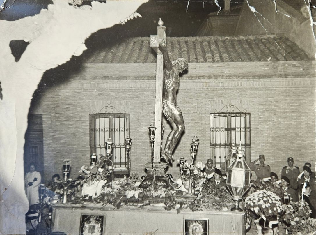 Cristo De Los Doctrinos En La C Colegios Segun La Tradicion Se Liberaba A Un Preso Al Pasar Por La Ya Desaparecida Carcel De Hombres Coleccion De Pilar Navio